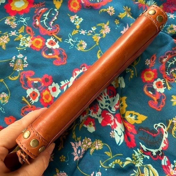 Brand New Genuine Leather Brown Wallet Gold Tone Vintage Studs Zip Around Wallet - Picture 6 of 13